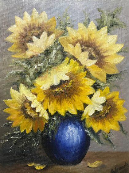 Подсолнухи в синей вазе