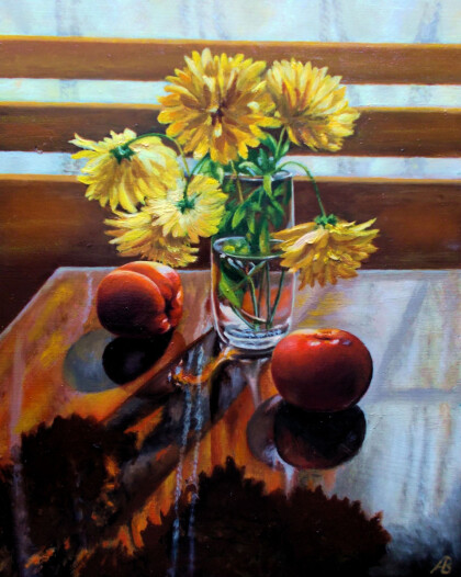 Натюрморт с золотыми шарами и помидорами