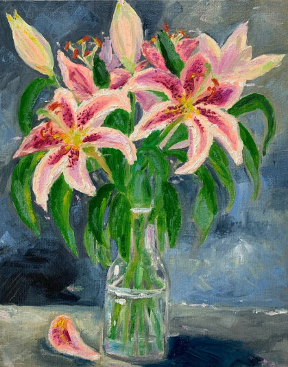 Лилии в вазе