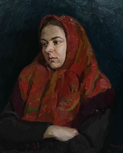 Девушка в русском платке