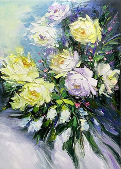 Жёлтый цветок с каплями росы