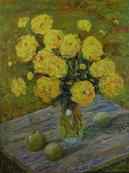 Букет желтых цветов в вазе