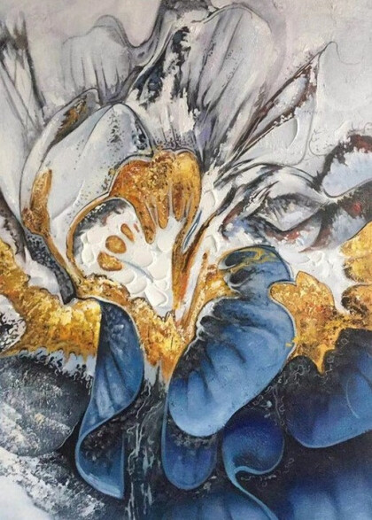 Роскошный цветок в золоте