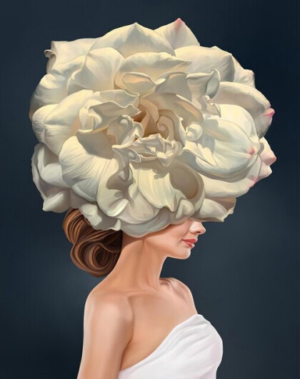 Девушка с нежным цветком на голове