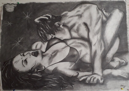 Мужчина целует девушку