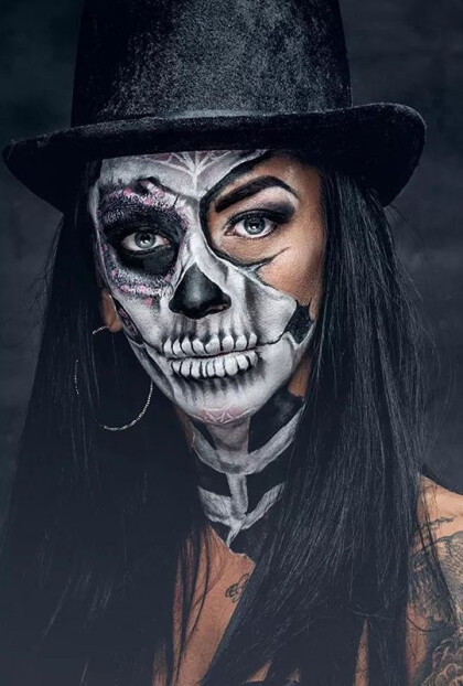 Готическая девушка