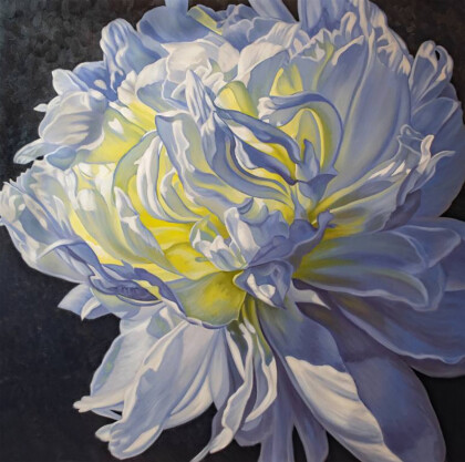 Пион в синем