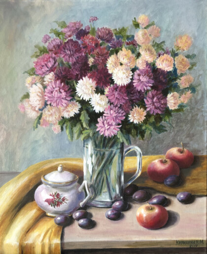 Осенний натюрморт с хризантемами и сливами