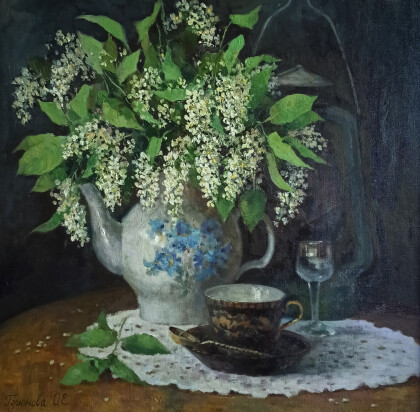 Натюрморт с черемухой и фарфором