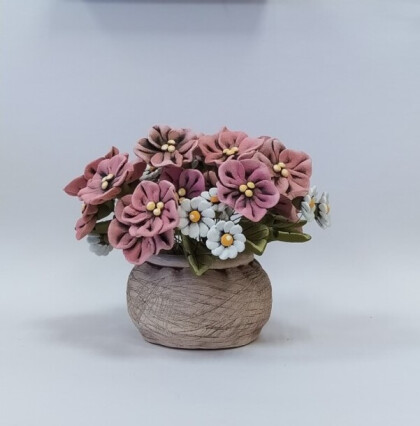 Букет из розовых фиалок