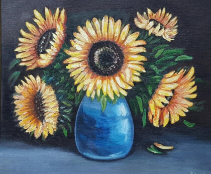 Подсолнухи в синей вазе
