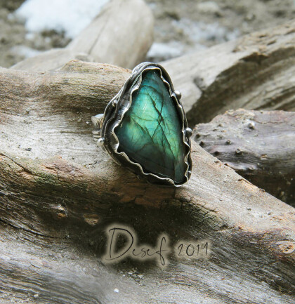 Кольцо с лабрадором скиф