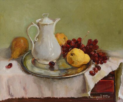 Кувшин с грушами и виноградом