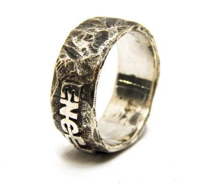 кольцо с надписью кованное