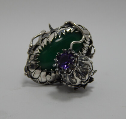 Кольцо чертополох с нефритом