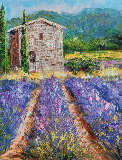 Старинный дом в лавандовых полях