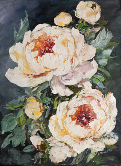 Украшение сада. Белые пионы