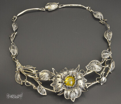 Колье Цветок