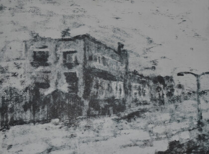 Широкая шумная улица