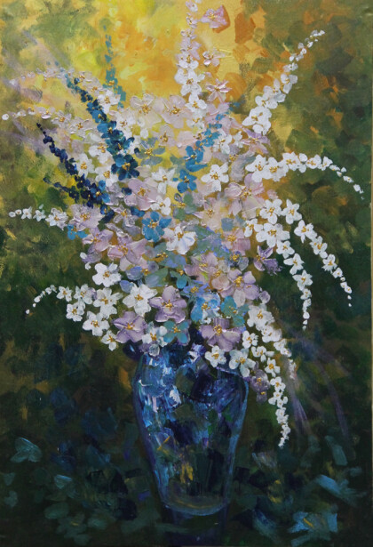 Ваза с белыми цветами