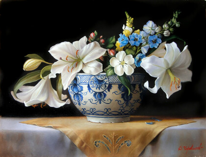 Белые лилии