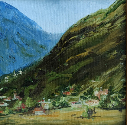 У подножья горы