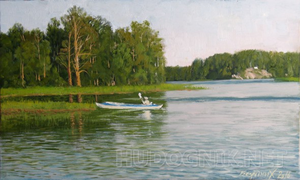 Летний пейзаж с рекой, лодкой и рыбаком